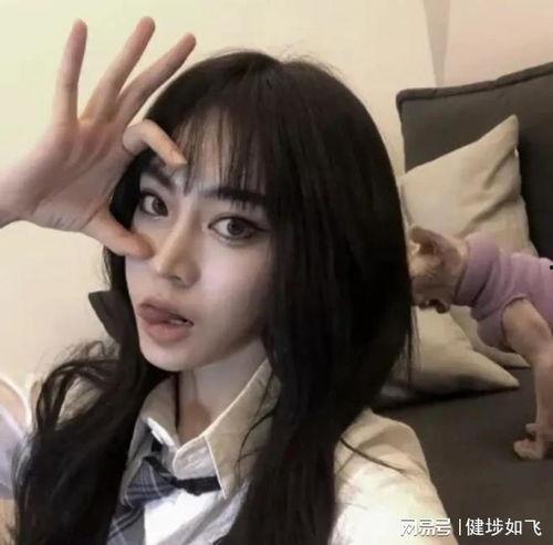 吃瓜网红图片头像女生版,揭秘网红吃瓜头像背后的魅力风采