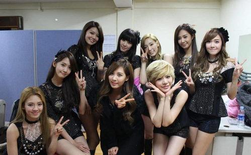 网红女孩吃瓜事件真相