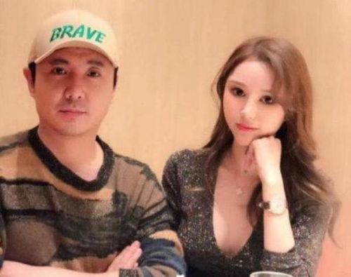 网红母女吃瓜图片大全,趣味横生的家庭日常大揭秘